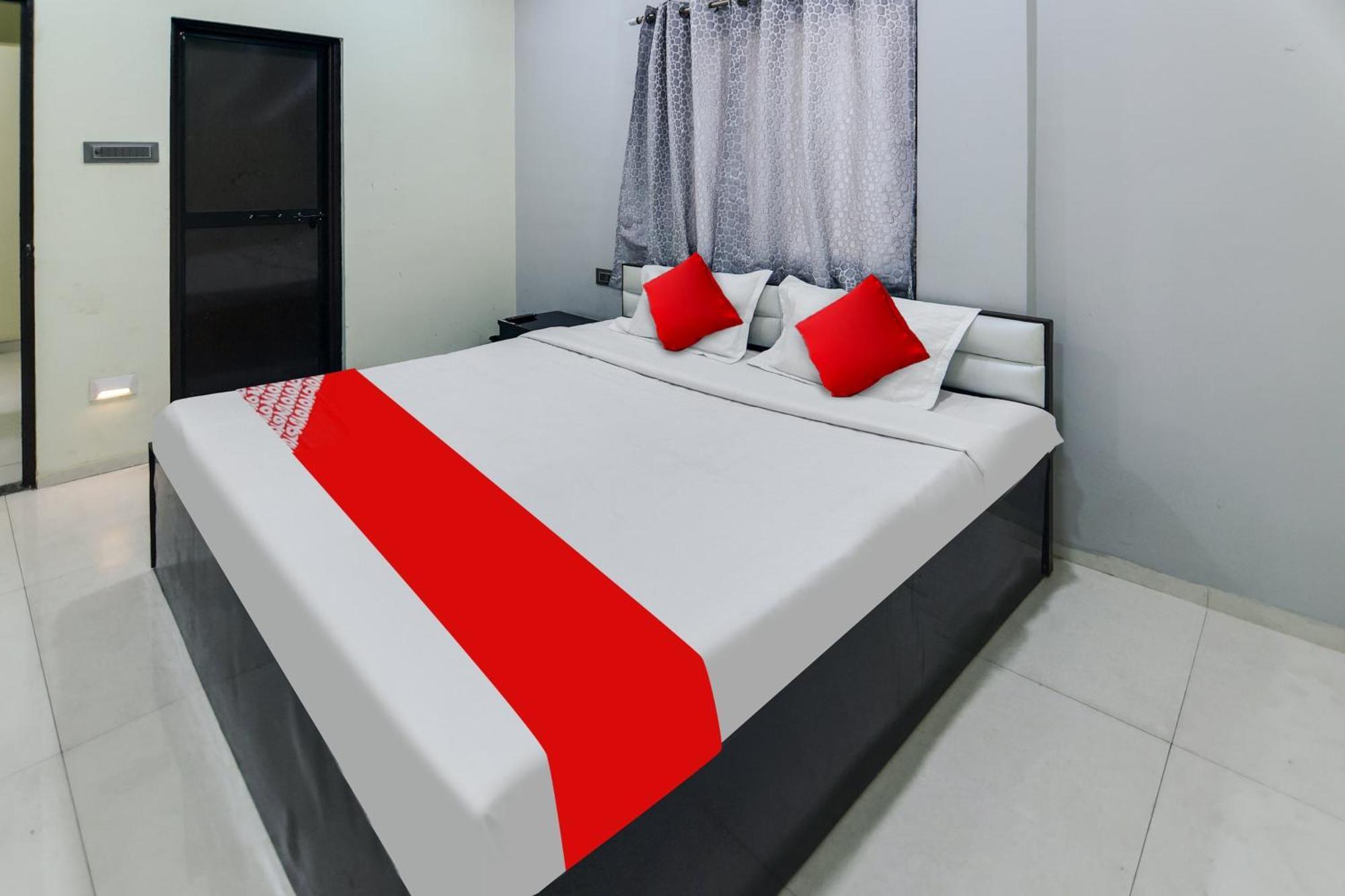 Oyo Hotel Blackgold Chandrapur Exterior foto