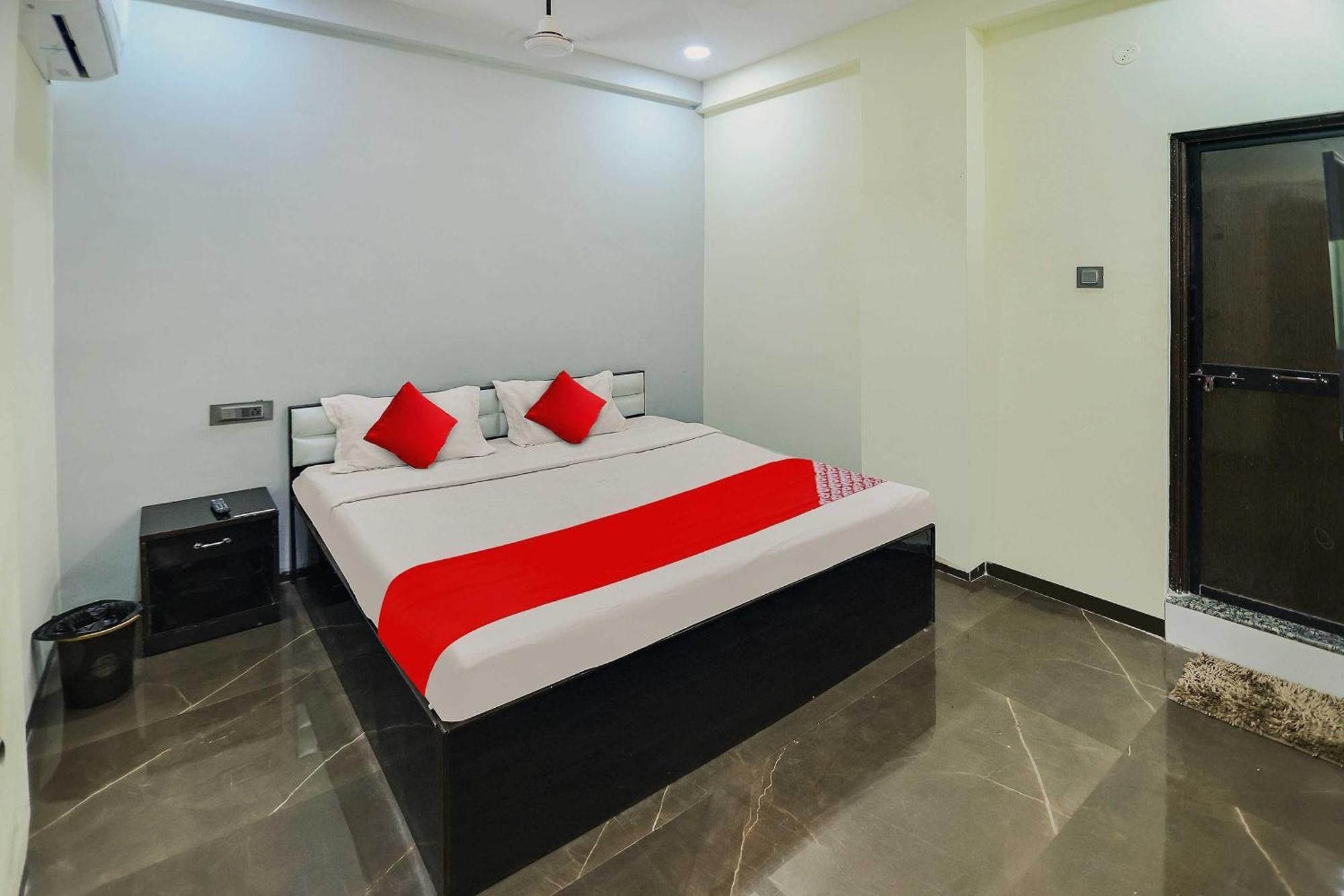 Oyo Hotel Blackgold Chandrapur Exterior foto