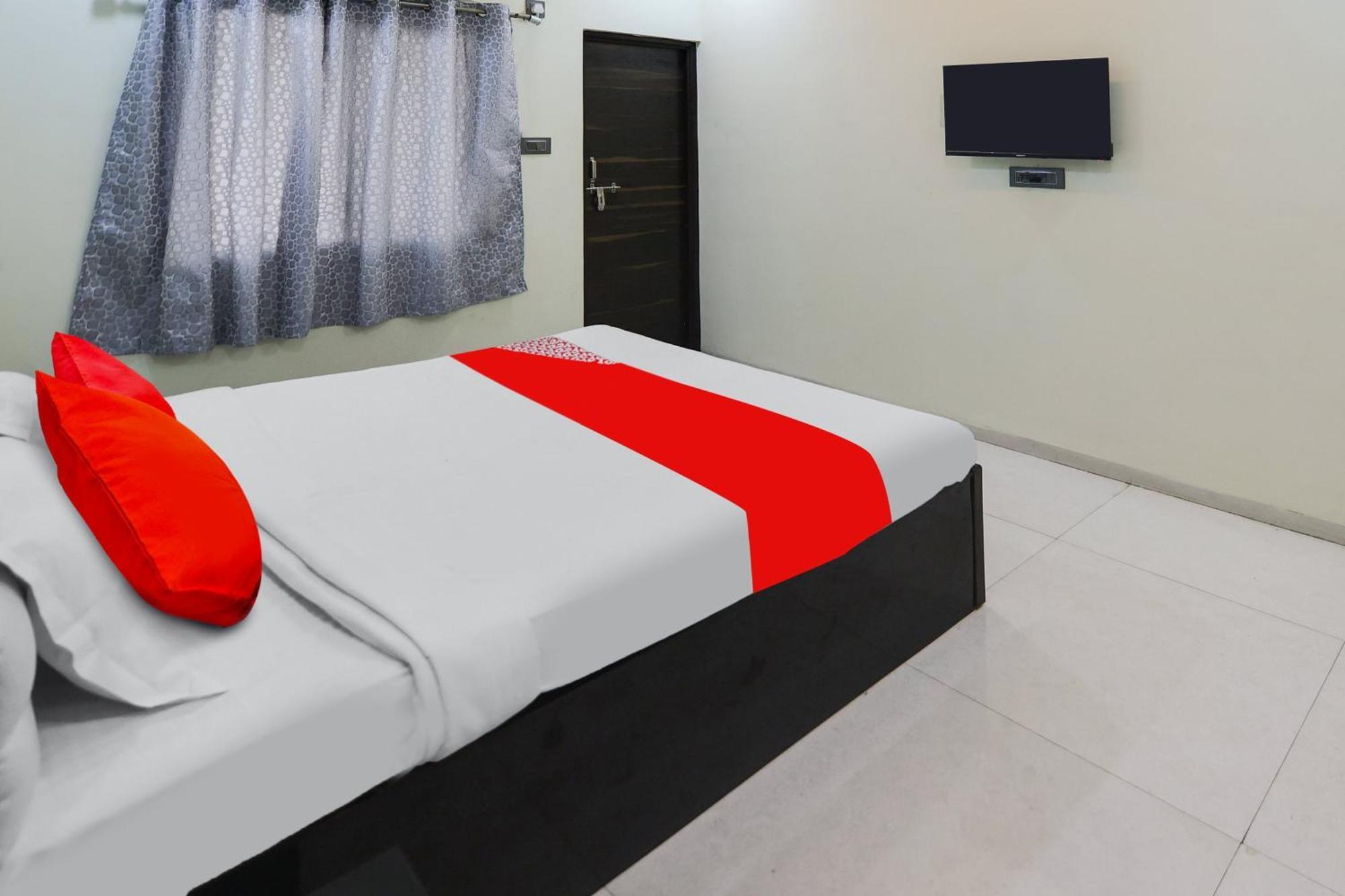 Oyo Hotel Blackgold Chandrapur Exterior foto